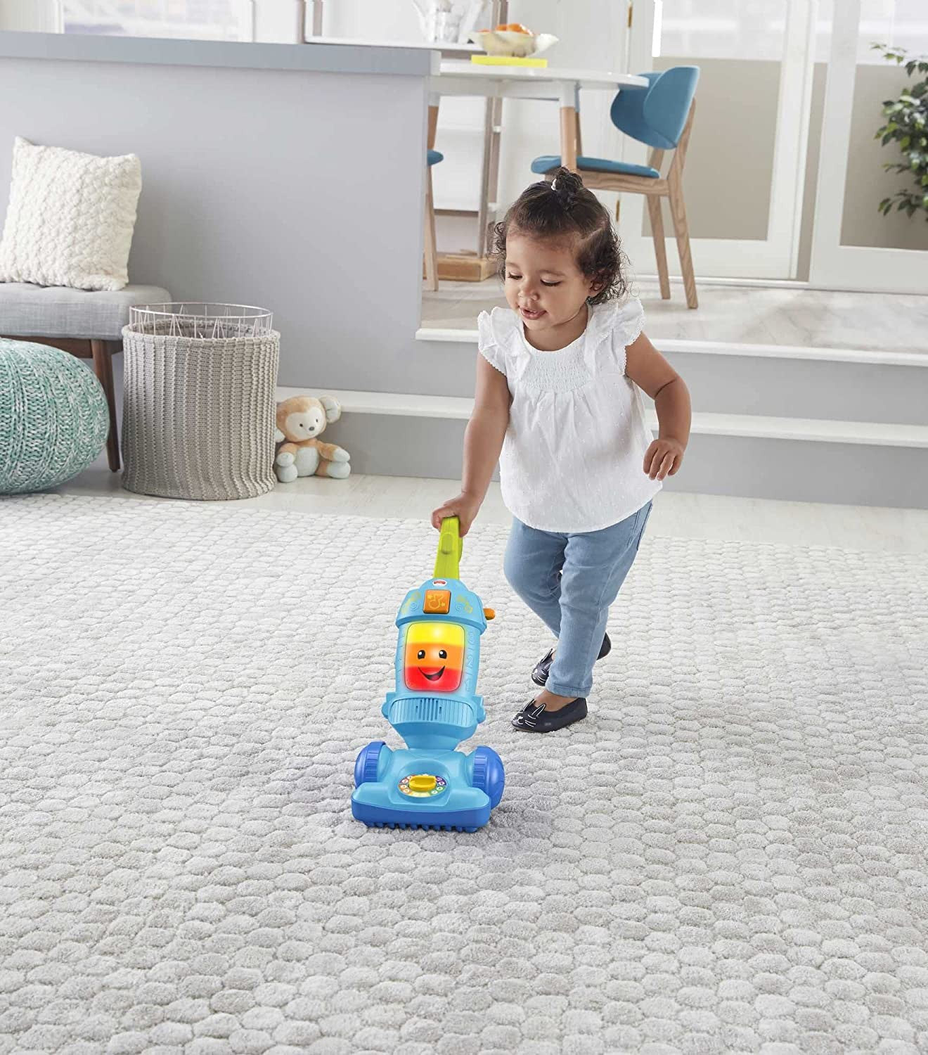 Fisher Price Eğlen ve Öğren Serisinden Türkçe Konuşan Neşeli Süpürge