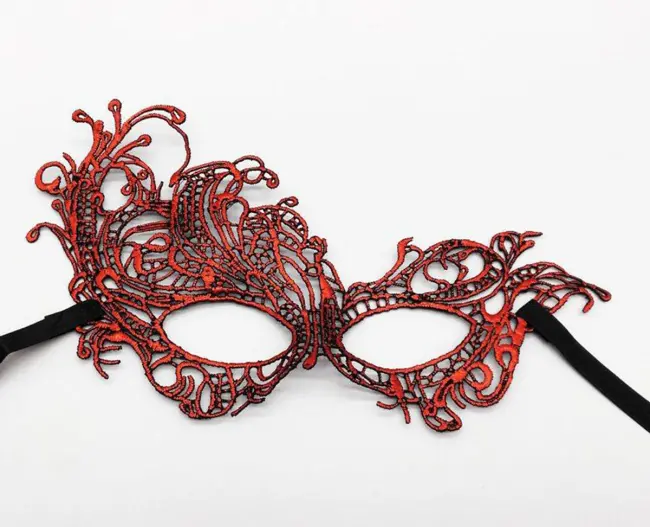 Kırmızı Renk Dantel Örgü İşlemeli Parti Maskesi Model 1