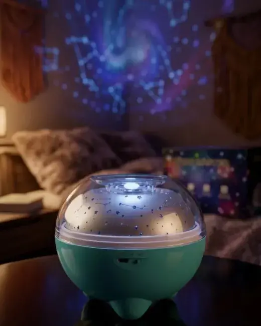 Uzaktan Kumandalı Döner Yıldız Projeksiyon Lambası Bluetooth Hoparlör ve Renk Değiştirme Özelliği