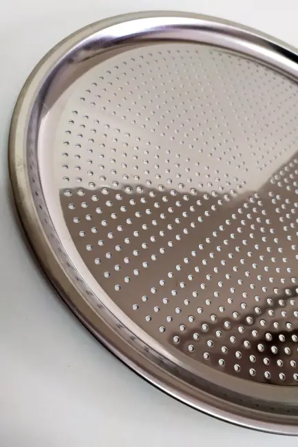 Delikli Çelik Pizza Ve Lahmacun Tepsisi Orta Boy -32  Cm