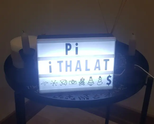 Cinematic Harflerle Işıklı Mesaj Veren Light Box Led Pano A4