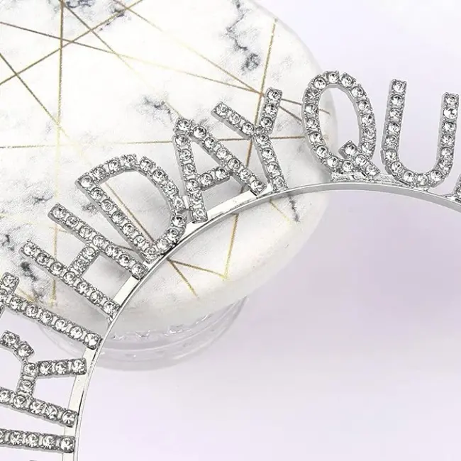 Gümüş Renk Kristal Taşlı Parlak Birthday Queen Yazılı Kraliçe Taç 16x17 Cm