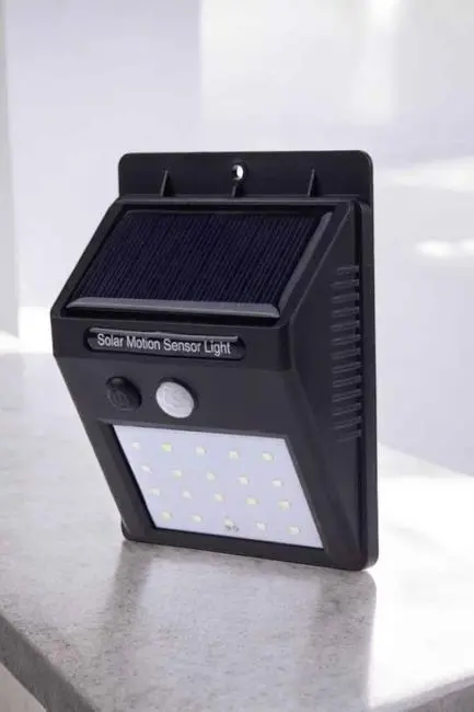 Solar Güneş Enerji Panelli Sensörlü Lamba Enerji Tasarruflu