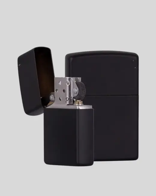 Metal Gövdeli Tasarım Çakmak Mat Yüzeyli ve Ergonomik Tutma Özellikli