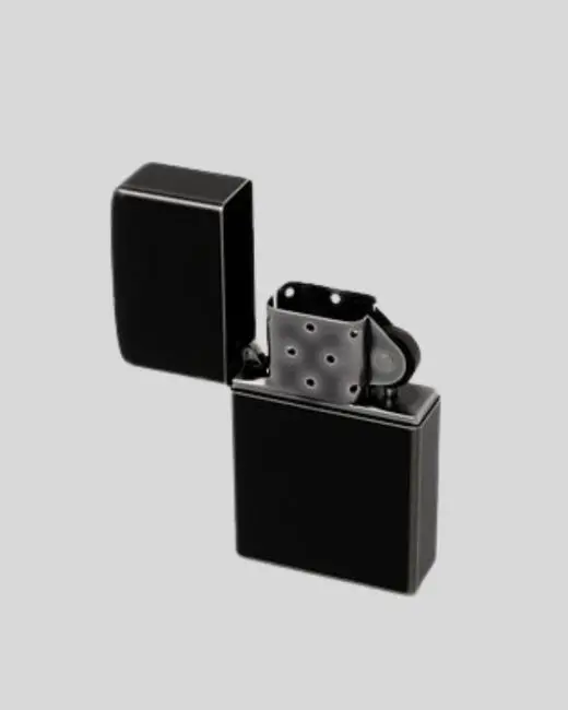 Metal Gövdeli Tasarım Çakmak Mat Yüzeyli ve Ergonomik Tutma Özellikli