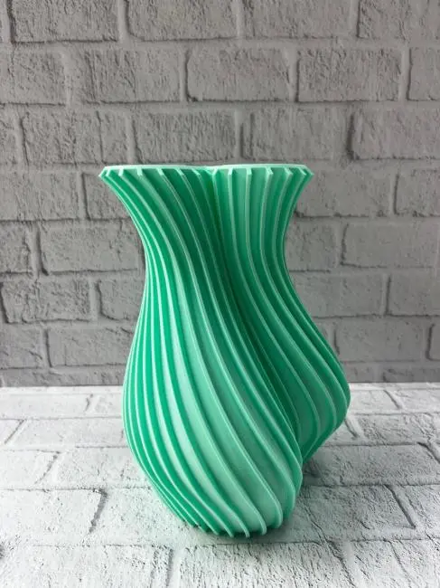 24 cm Turkuaz Kalp Formlu Büyük Boy Vazo Estetik Dekor Ürünü