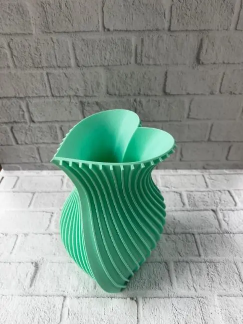 Kalpli Turkuaz Dekoratif Vazo 24 cm Modern Şık Tasarım