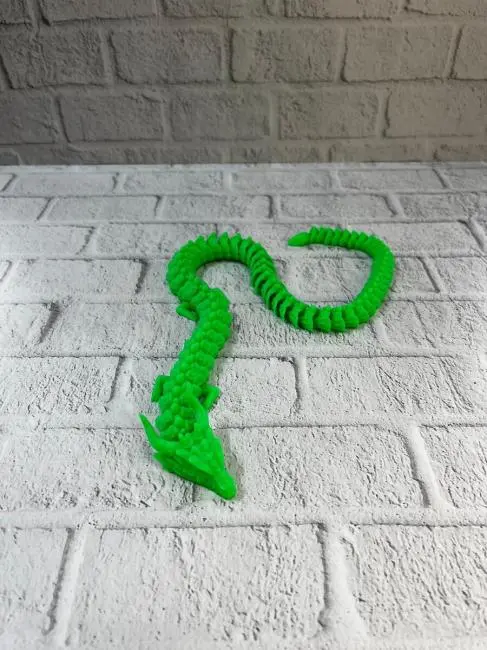 Hareketli Yeşil Ejderha Figür Uzun Gövdeli Koleksiyonluk Tasarım