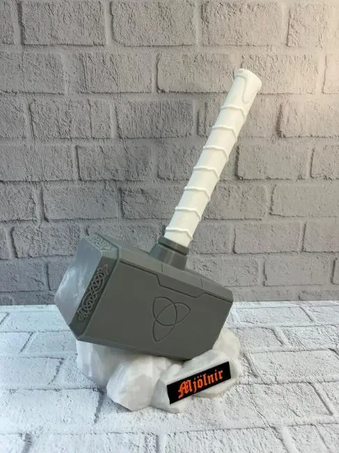 Thor’un Çekici Dekoratif Süs Güçlü ve İkonik Tasarım 20x34 cm