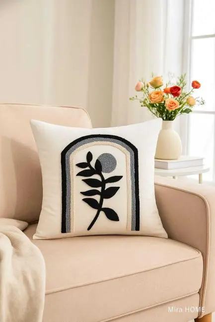 Mira Home Dekoratif Punch Kare Lale Nakışlı Kırlent Kılıfı