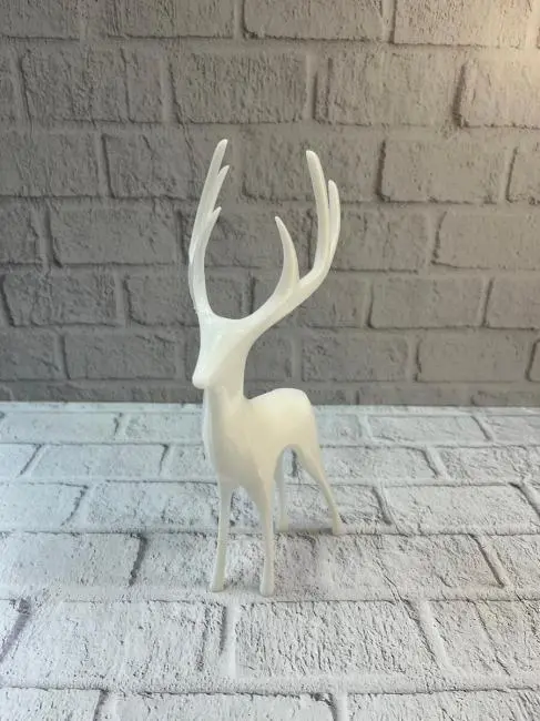 Beyaz Dekoratif Geyik Figürü Şık Ev Aksesuarı
