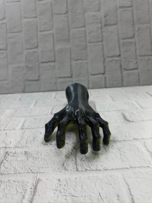 Dekoratif El Heykeli 22×7 cm Fantastik Koleksiyonluk Masaüstü Figür