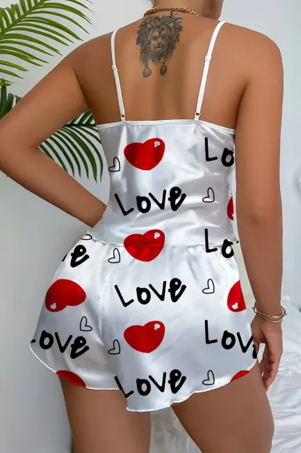 Love Desenli Beyaz Saten Şortlu Gecelik Takım