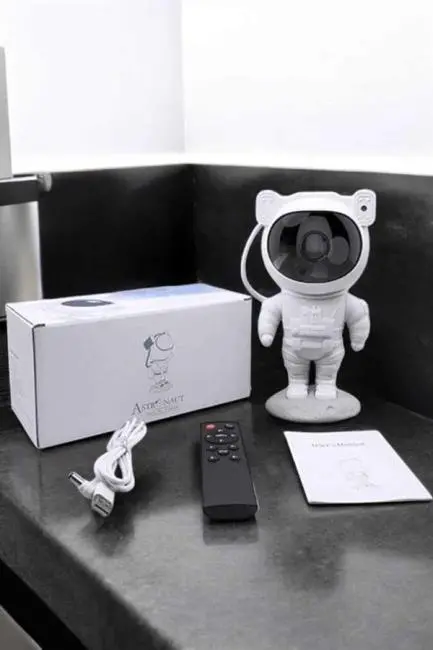 Astronot Görünümlü Projeksiyon Speaker Taşınabilir
