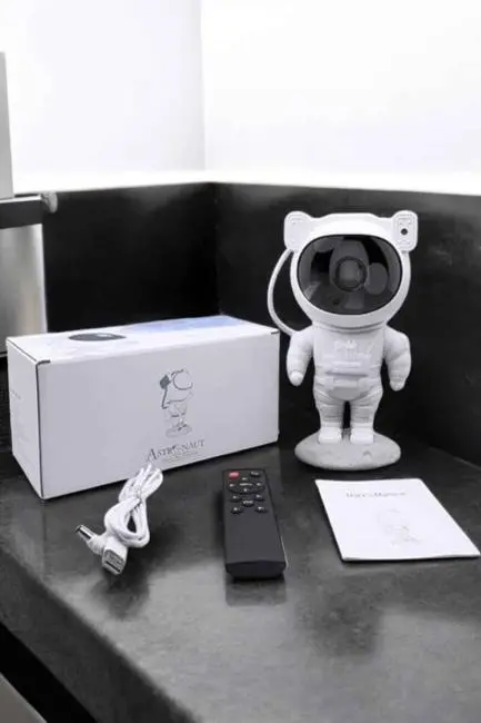 Astronot Görünümlü Projeksiyon Speaker Taşınabilir