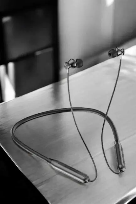 Dijital Göstergeli Kulak İçi Kablosuz Bluetooth Kulaklık Boyun Bantlı