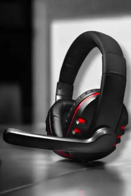 Mikrofonlu Gürültü Engelleyici ve Dayanıklı Kulaklık: Oyun Performansınızı Zirveye Taşıyın