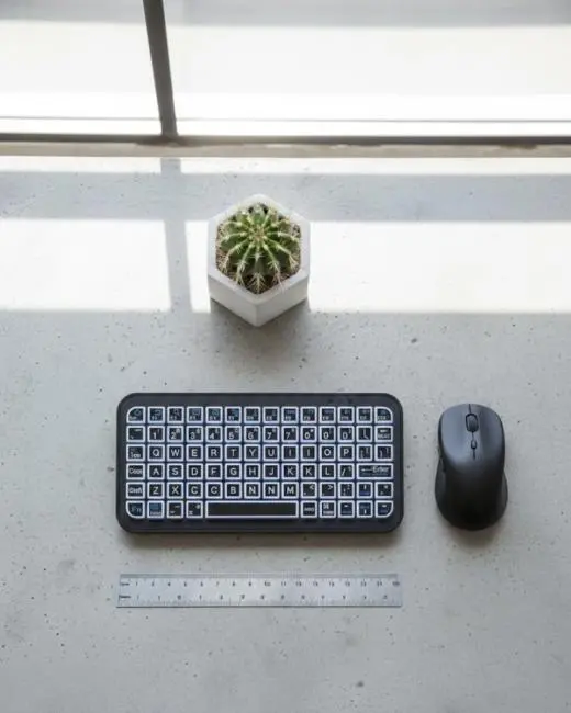 RGB Işıklı Kablosuz Mini Klavye 10 mm İnce Gövde