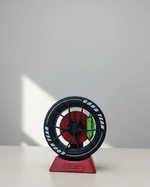 Araba Tutkunlarına Özel Jant Tasarımlı Ofis Masa Dekoru