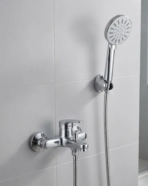 4 Kademeli Krem Duş Seti El Duşu Başlığı Spiral Hortum ve Duvar Askısı