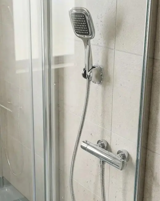 Siyah Duş Başlığı Seti Spiral Hortumlu El Duşu ve Duvar Askısı Banyo Seti